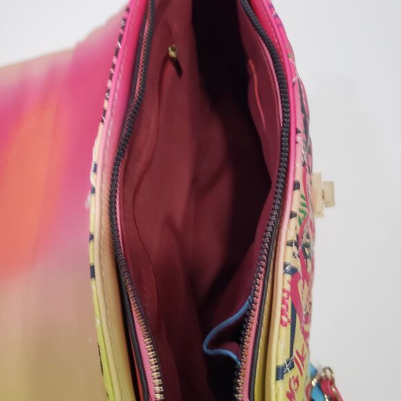 Colorful Graffiti Quilted Shoulder Purse / Satchel, Approx. 12 x 7 x 5 - Picture 6 of 10